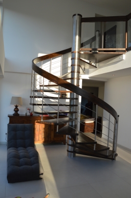 Spindeltreppe ist nicht gleich Wendeltreppe!