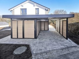 Multifunktionaler Carport mit Geräteraum